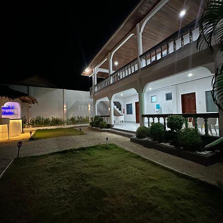 Pawikan Boutique Hotel Moalboal Esterno foto