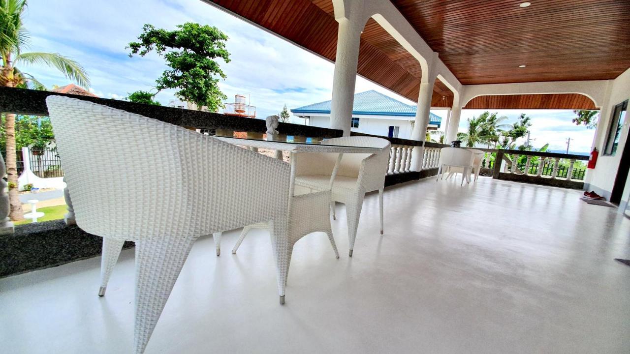 Pawikan Boutique Hotel Moalboal Esterno foto