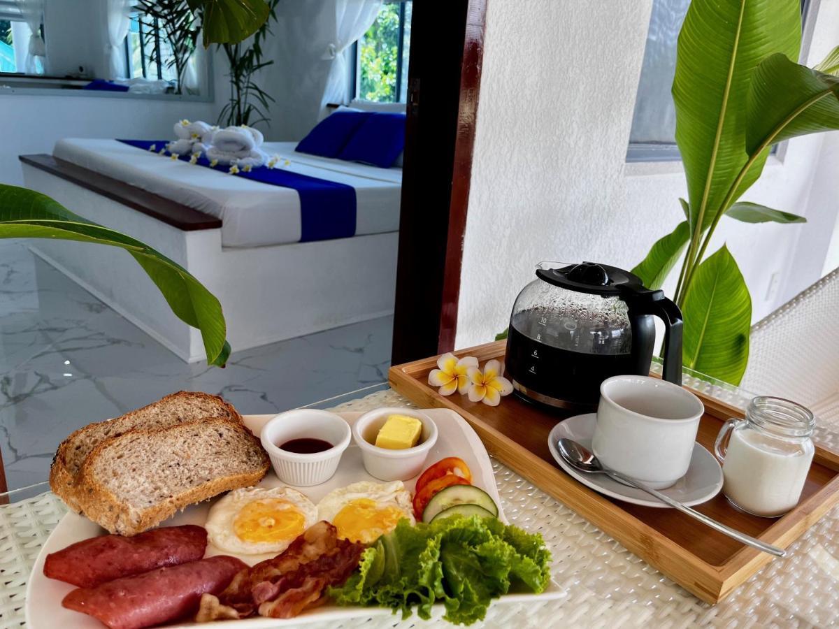Pawikan Boutique Hotel Moalboal Esterno foto