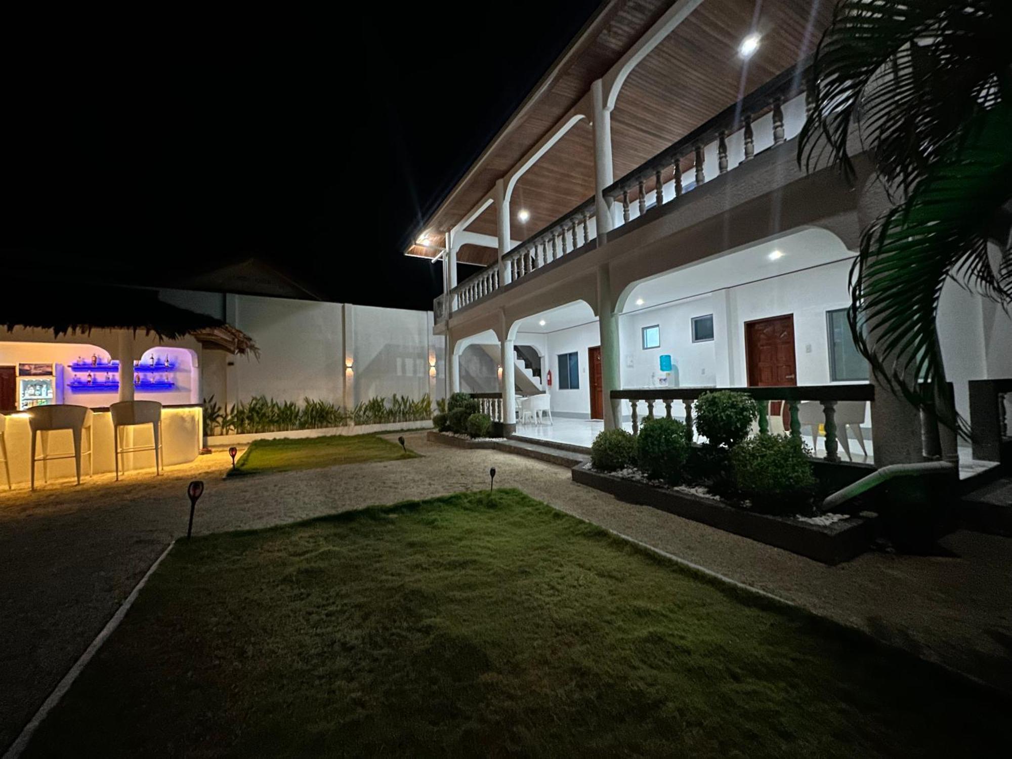 Pawikan Boutique Hotel Moalboal Esterno foto