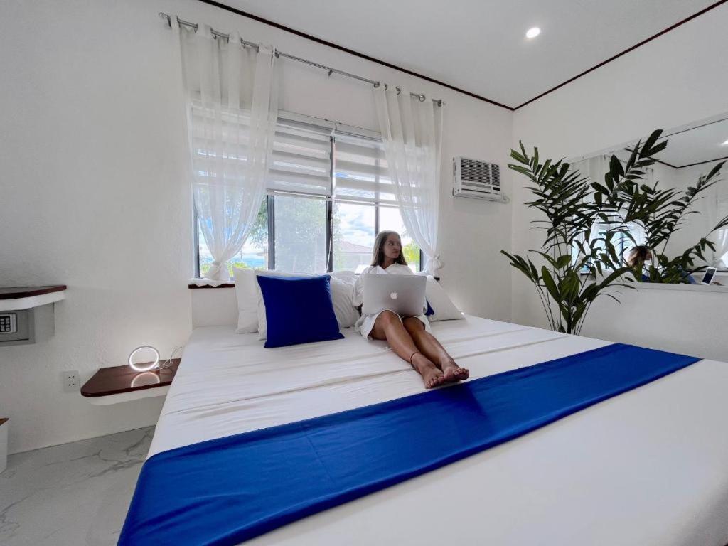 Pawikan Boutique Hotel Moalboal Esterno foto